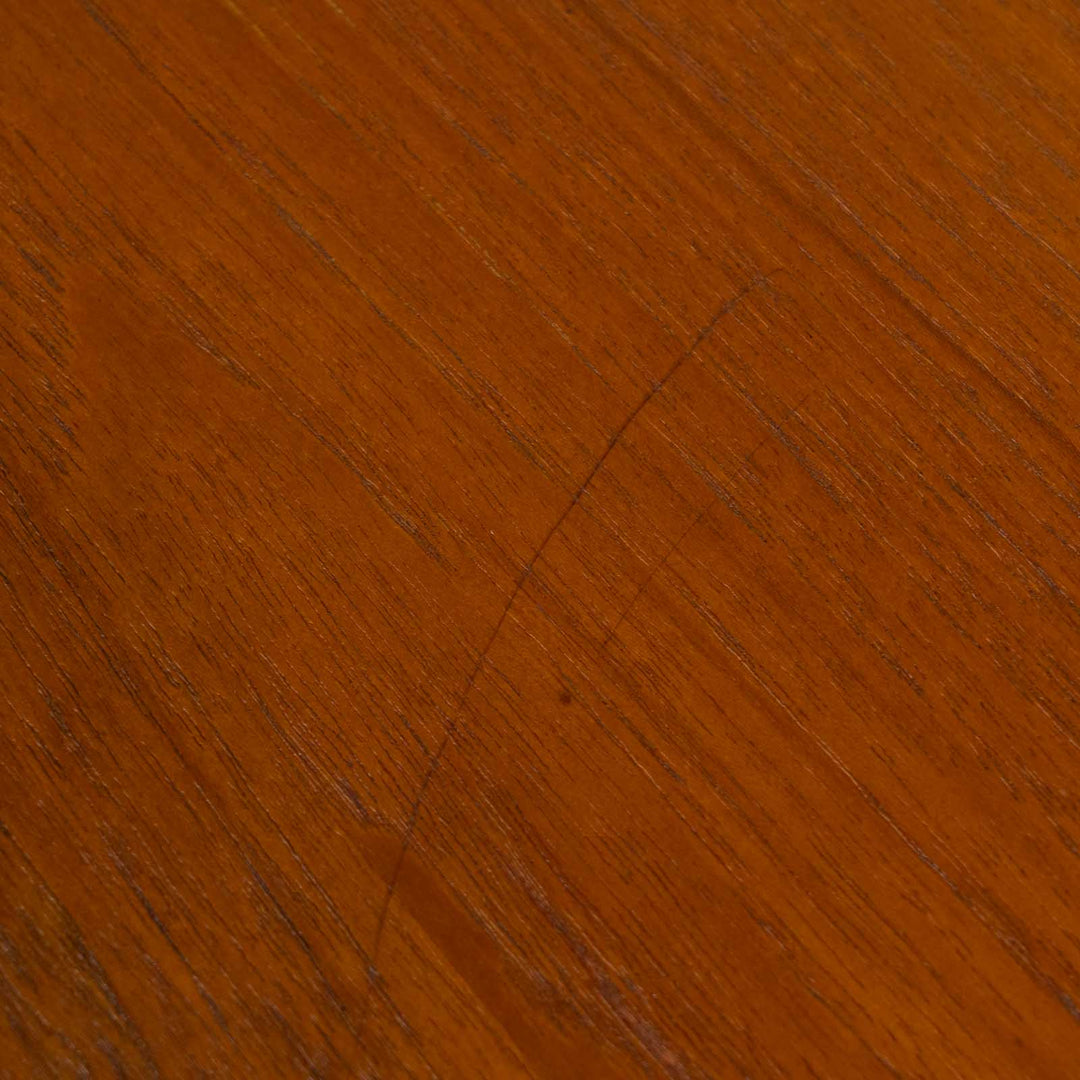 ミディアムブラウンの落ち着いた色味が素敵 チーク ガラスキャビネット[m]