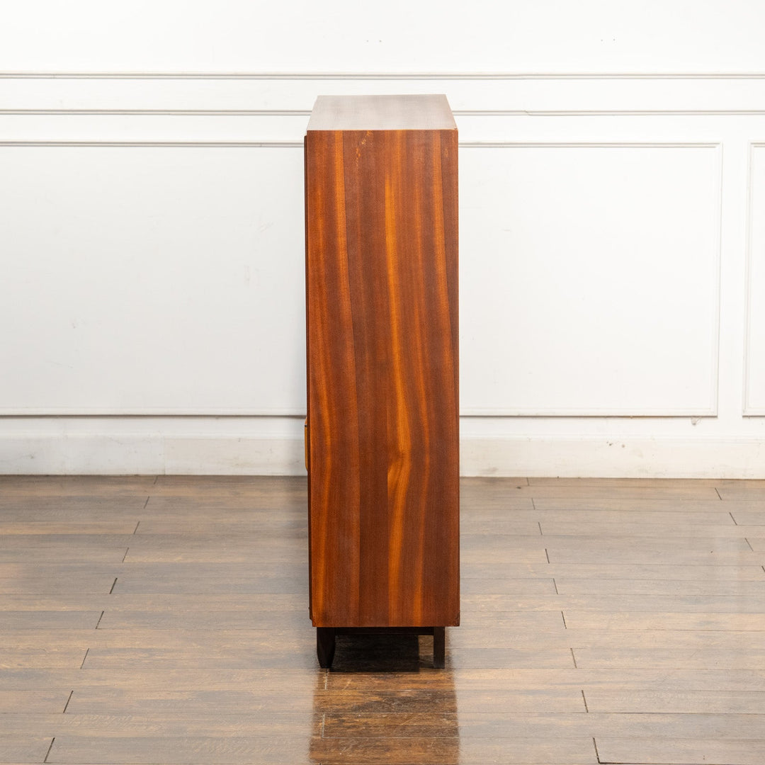 シンプルなフォルムにスタイリッシュなデザイン壁紙が素敵 ブックシェルフ /23I