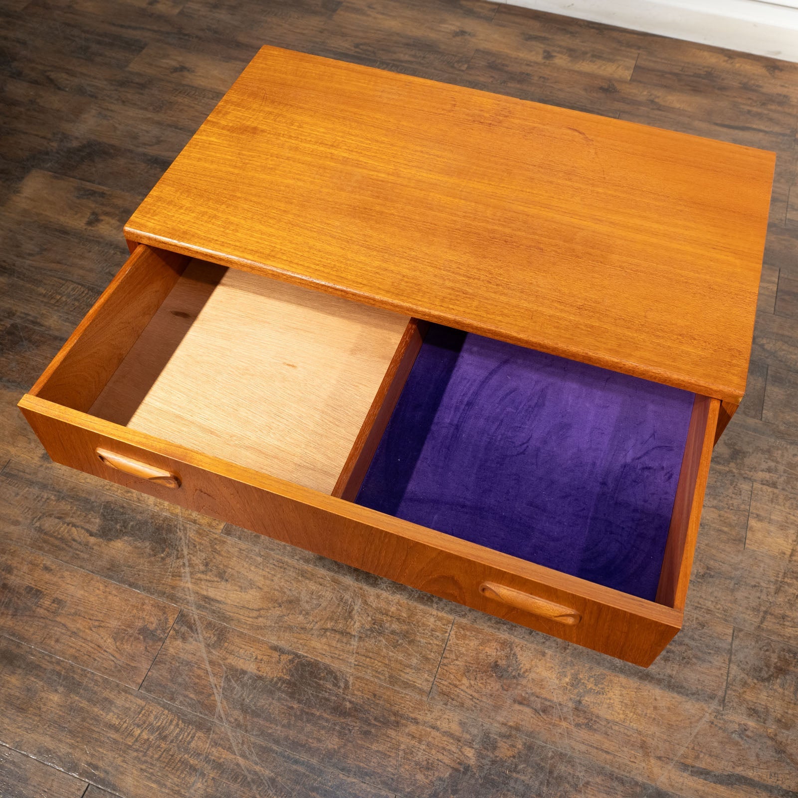 英国【G-PLAN ジープラン Fresco フレスコ】ヘアピンレッグが特徴的 3