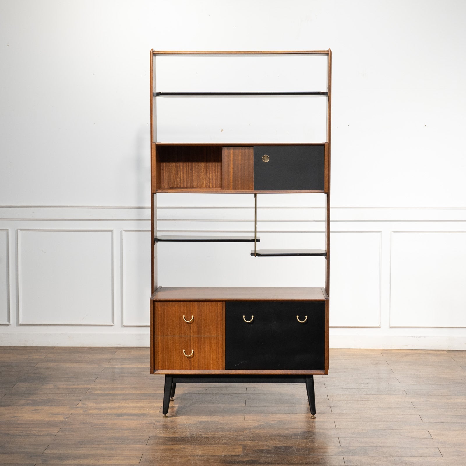 英国【G-PLAN ジープラン Tola&Black トーラ&ブラック】どちら側から見