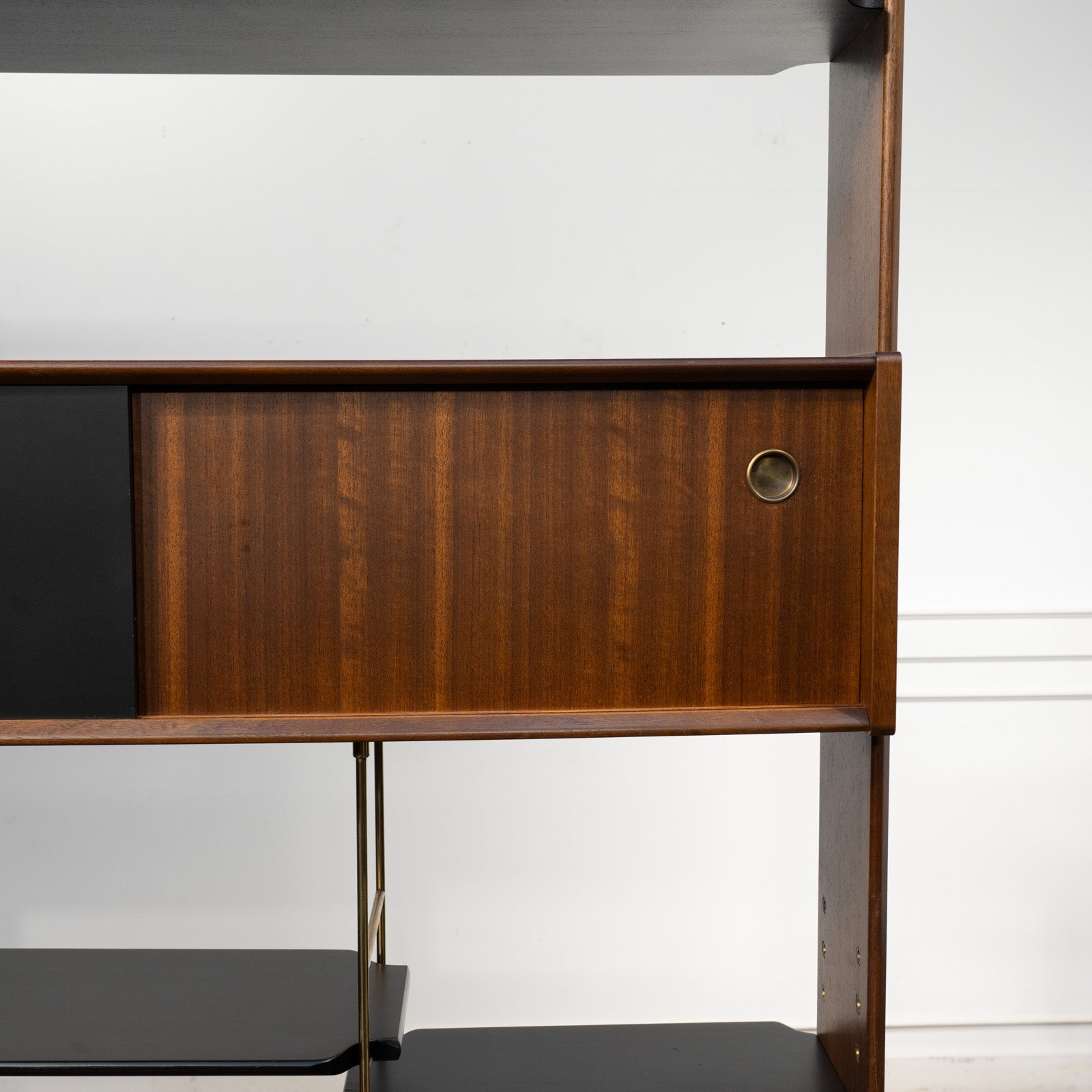 英国【G-PLAN ジープラン Tola&Black トーラ&ブラック】どちら側から見