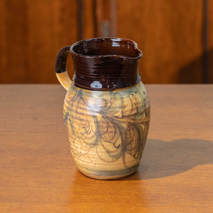 伸びやかに描かれた植物のデザインが上品 ウォータージャグ[m]