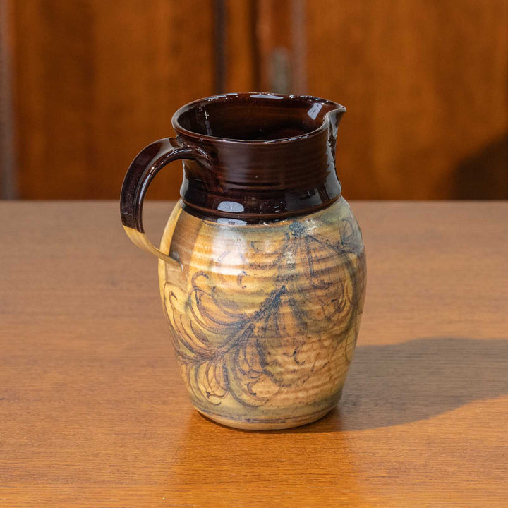 伸びやかに描かれた植物のデザインが上品 ウォータージャグ[m]