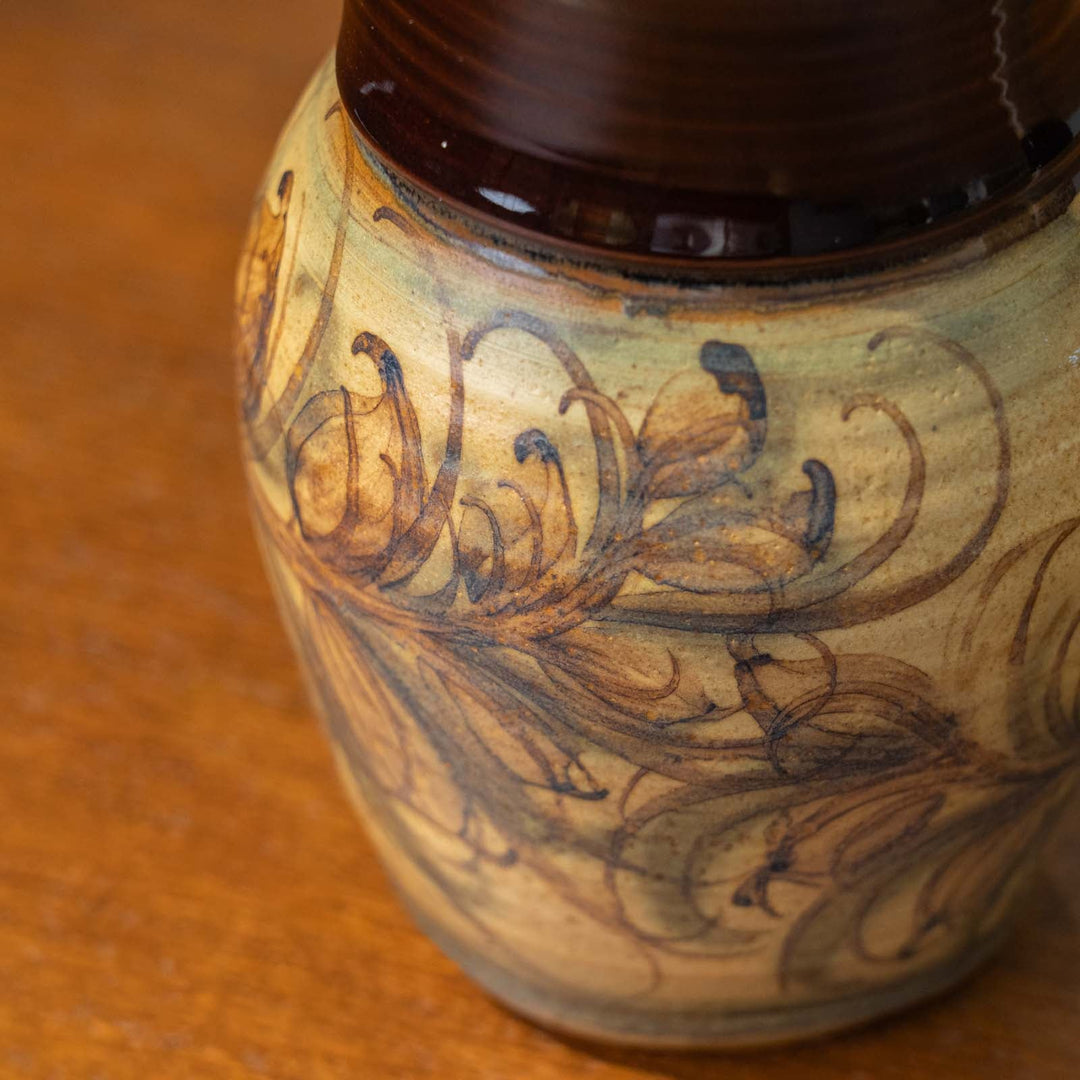 伸びやかに描かれた植物のデザインが上品 ウォータージャグ[m]