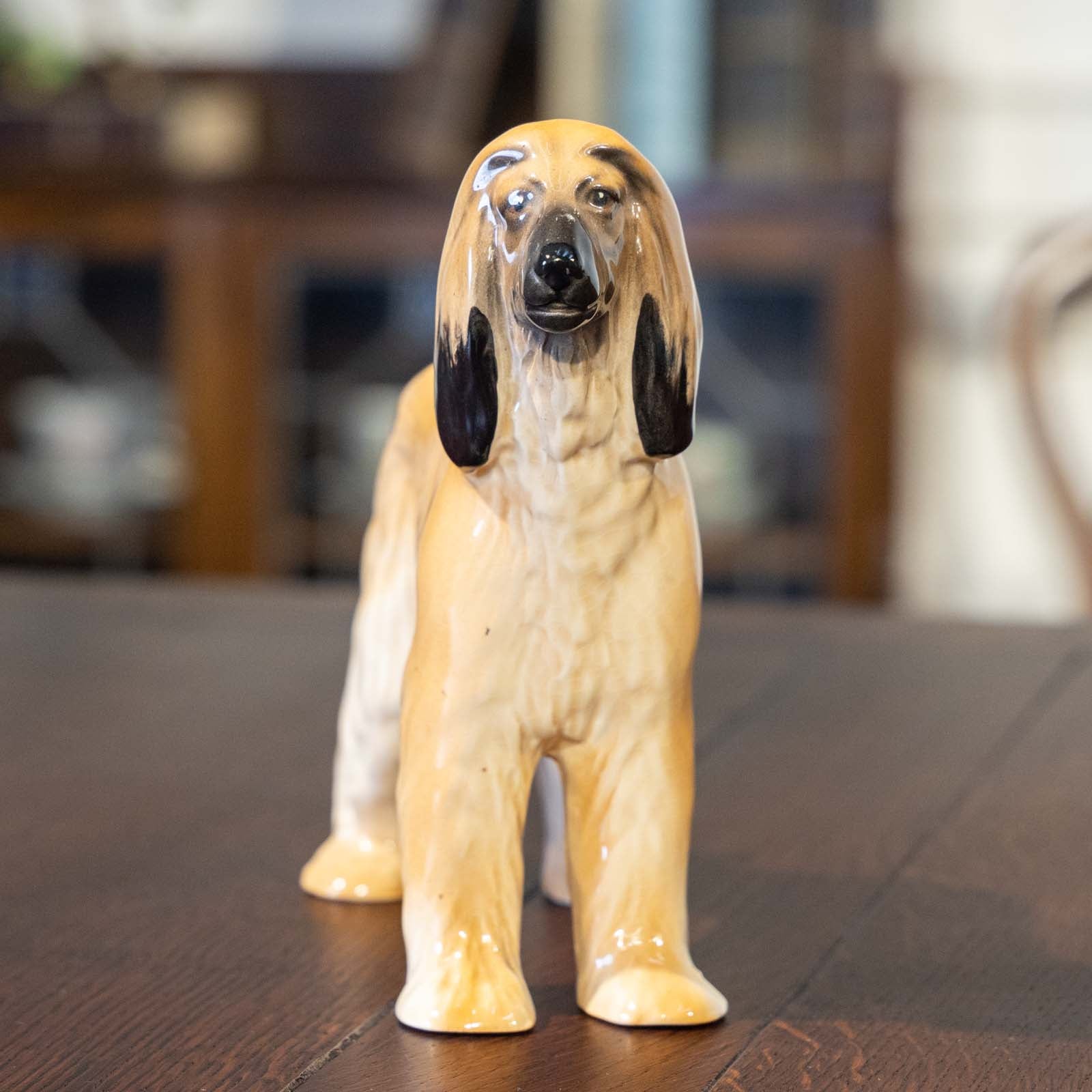 BESWICK ベスウィック】ふさふさの長い毛を持つアフガンハウンドを表現