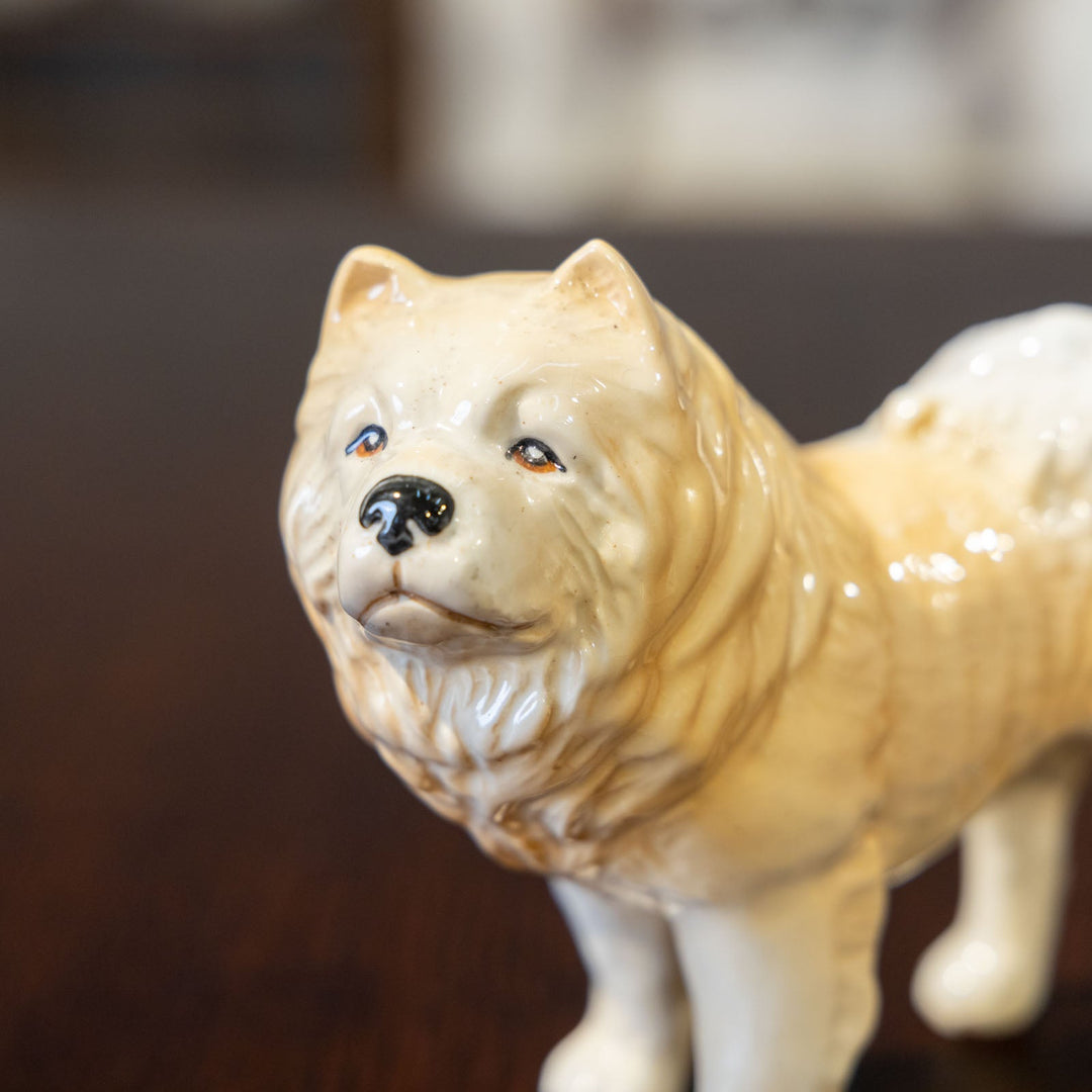 ふさふさとした毛並みや愛くるしい表情のチャウチャウ犬を表現 ドッグフィギュリン[m]