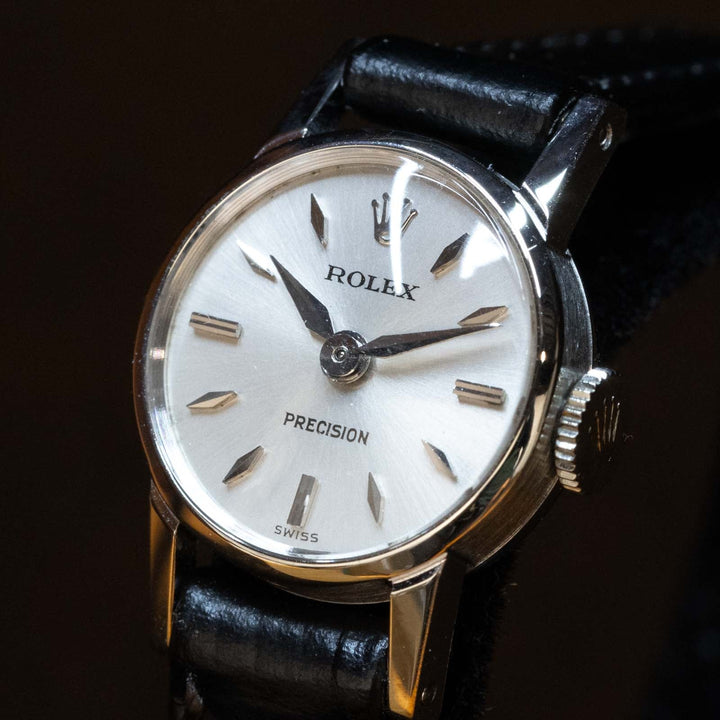 レディース【ROLEX ロレックス】シンプルなフェイスに菱形のインデックスなどが可愛らしい プレシジョン 1960年代[m]