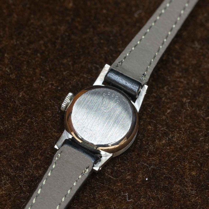レディース【ROLEX ロレックス】シンプルなフェイスに菱形のインデックスなどが可愛らしい プレシジョン 1960年代[m]