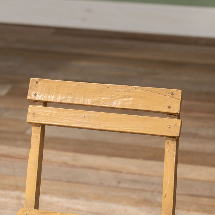 シンプルなデザインでナチュラルなお部屋作りにぴったり キッズチェア[m]