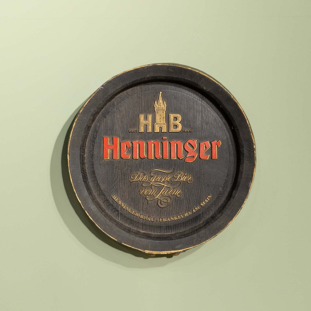 ドイツのビールメーカー【Henninger ヘニンガー】ロゴ入リ看板[m]