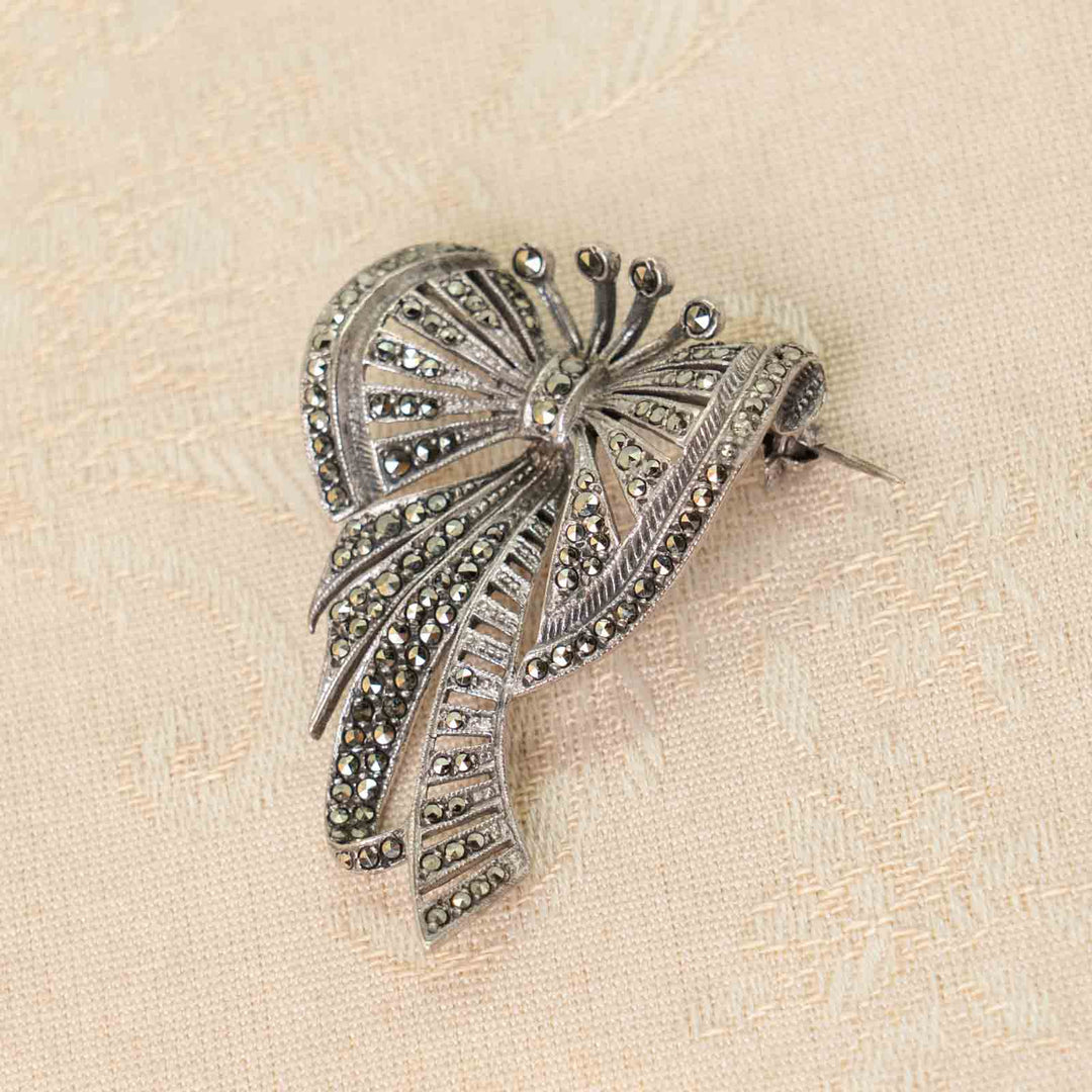 華やかなリボンモチーフ スターリングシルバー マルカジット ボウブローチ /23K-A[m]