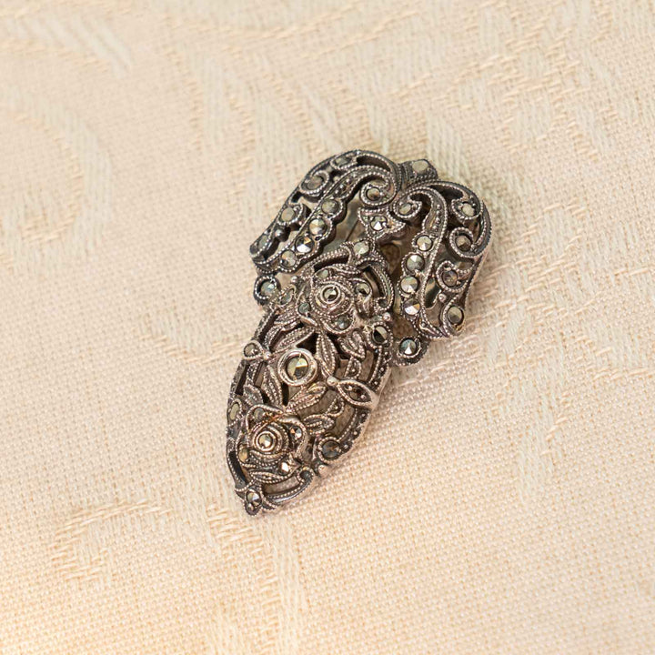 アールデコを感じる繊細なデザインが美しい スターリングシルバー マルカジット ドレスクリップ /23K-A[m]