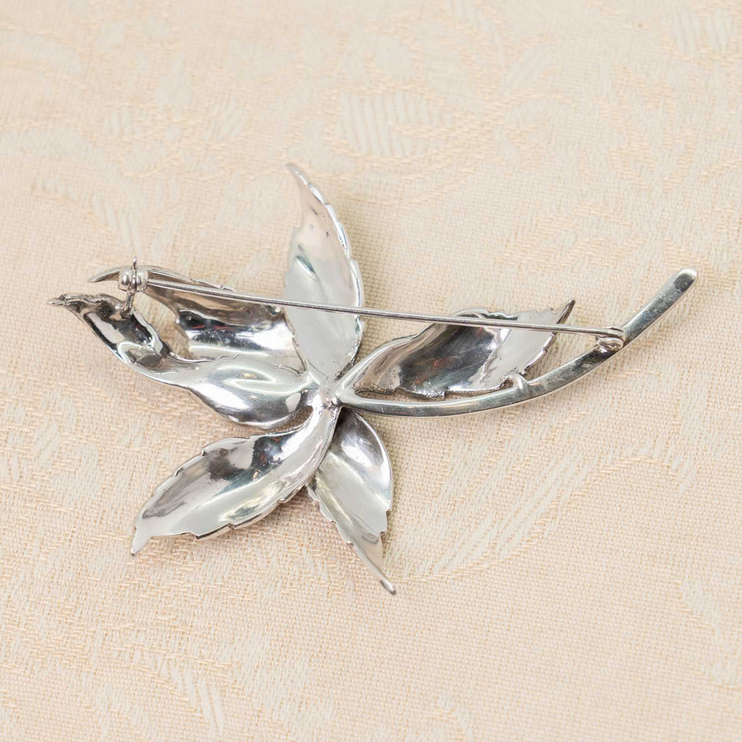 大きく優雅な花びらが上品さを醸し出す スターリングシルバー マルカジット フラワーモチーフブローチ[m]