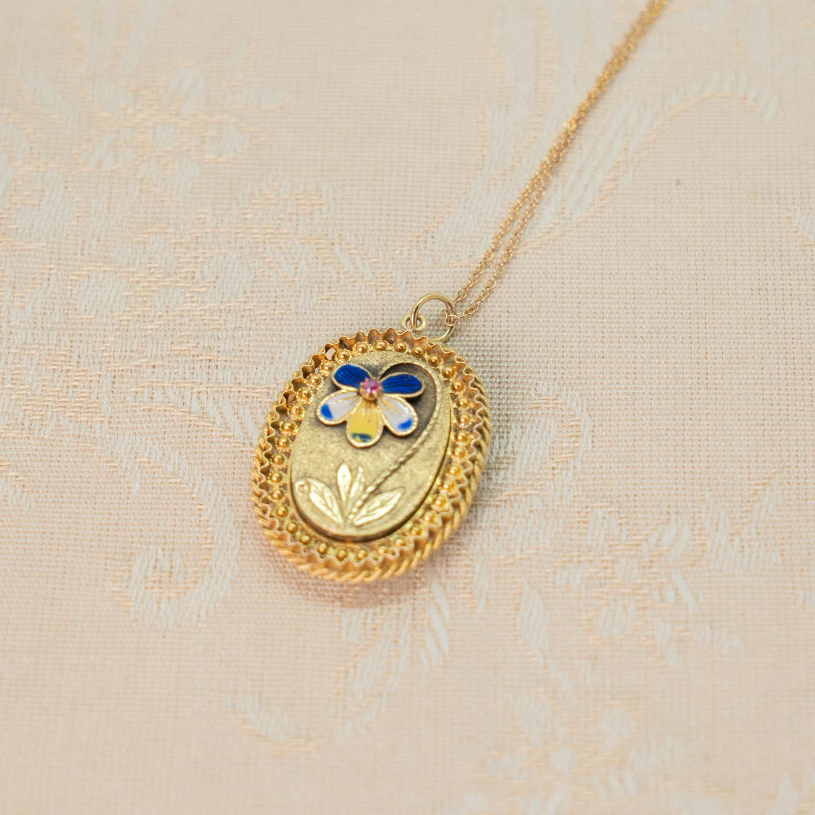 煌びやかな金細工のフレームに勿忘草の装飾が素敵 ヴィクトリアン