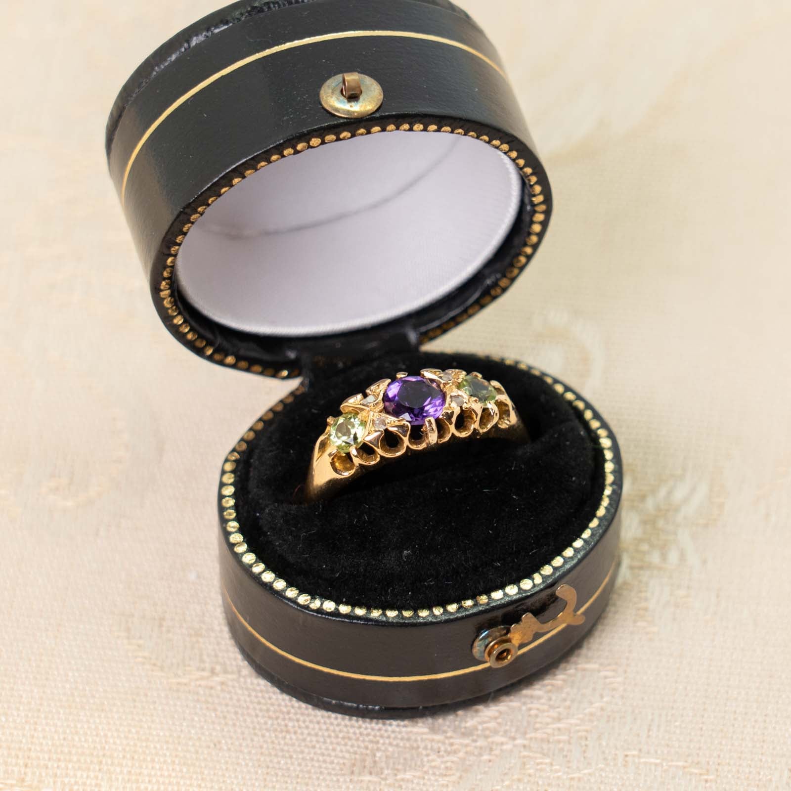 レ*ン様 ヴィンテージ サフラジェットリング　ペリドット　アメジスト　パール アメジストとペリドットとダイヤモンドが織りなす輝き エドワー