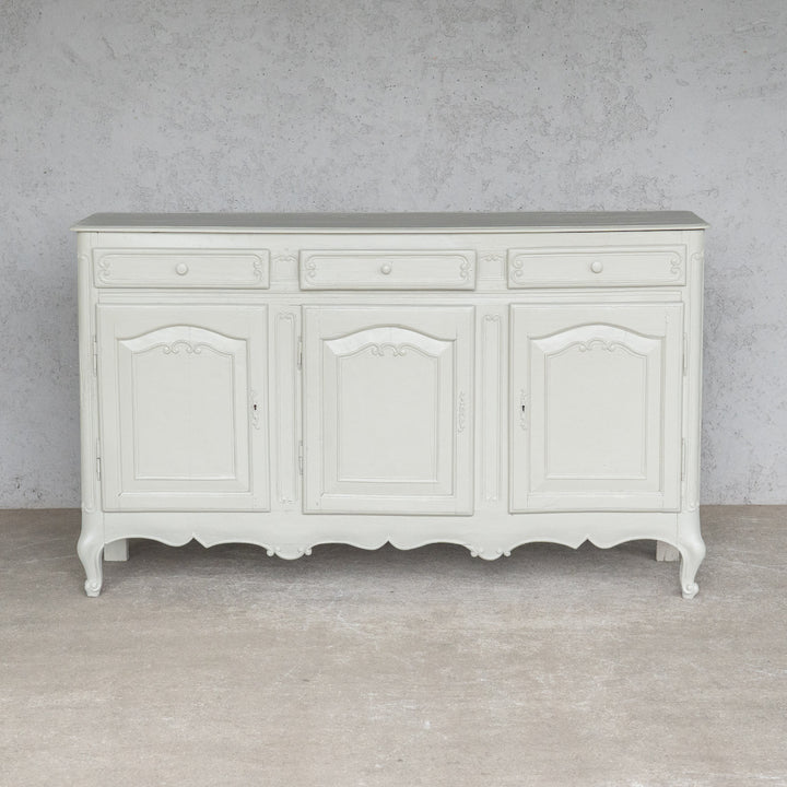 上品なデザインにホワイトペイントがシャビーシックな印象 フレンチ サイドボード /23K