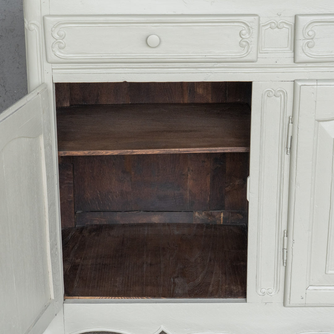 上品なデザインにホワイトペイントがシャビーシックな印象 フレンチ サイドボード /23K