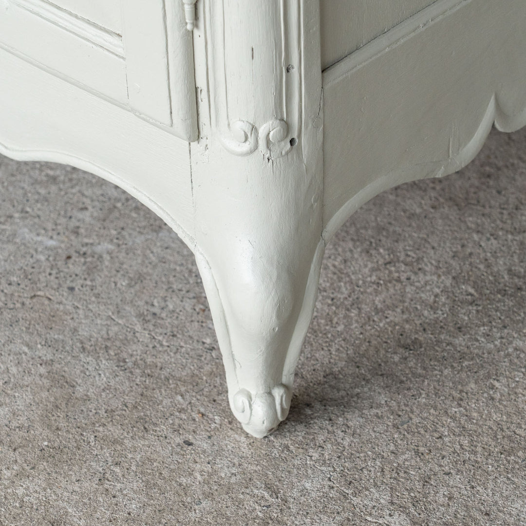 上品なデザインにホワイトペイントがシャビーシックな印象 フレンチ サイドボード /23K
