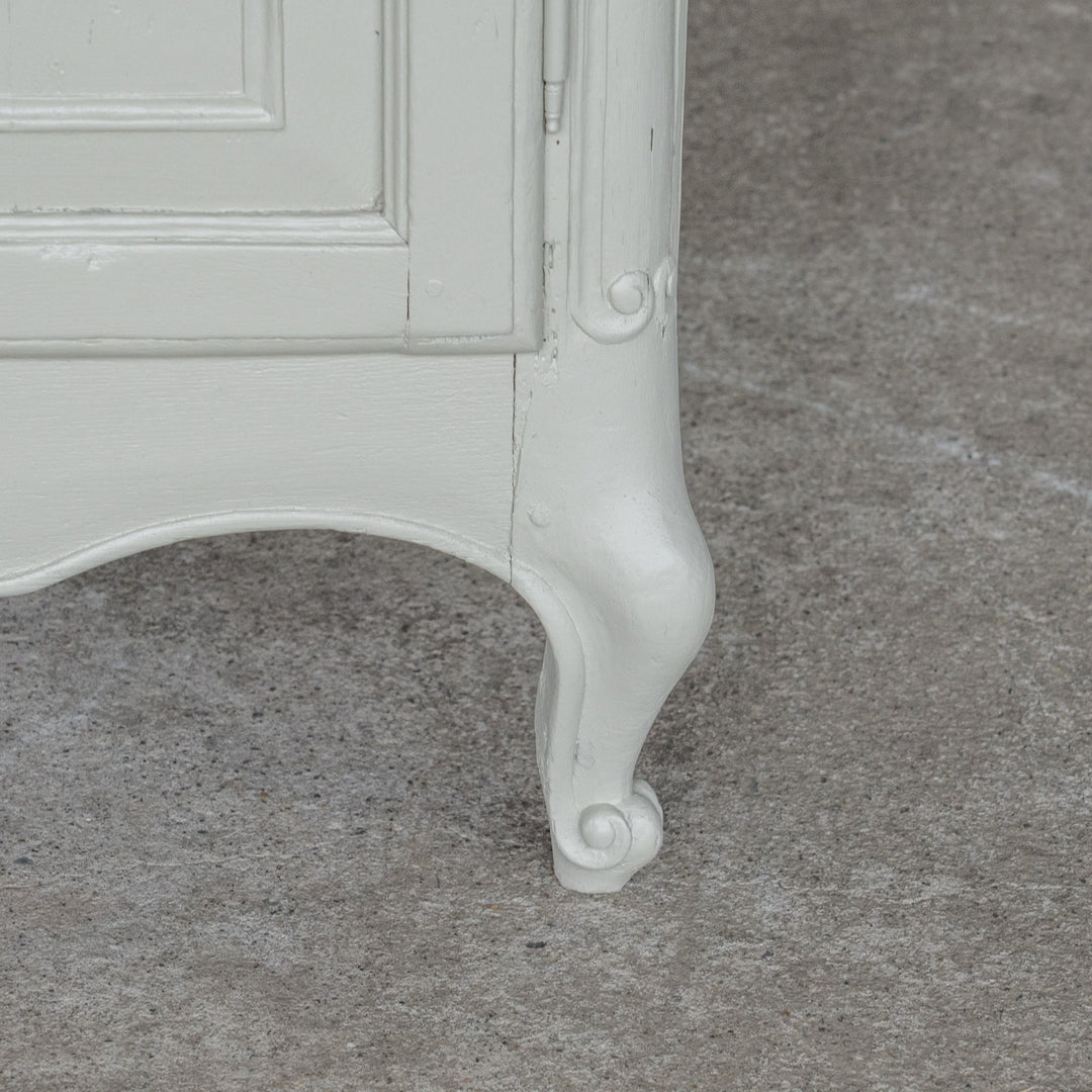 上品なデザインにホワイトペイントがシャビーシックな印象 フレンチ サイドボード /23K