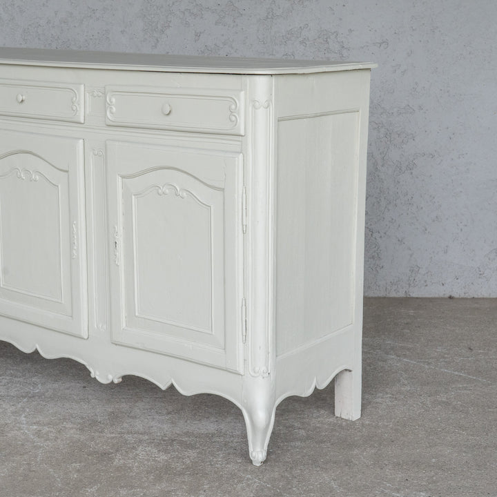 上品なデザインにホワイトペイントがシャビーシックな印象 フレンチ サイドボード /23K