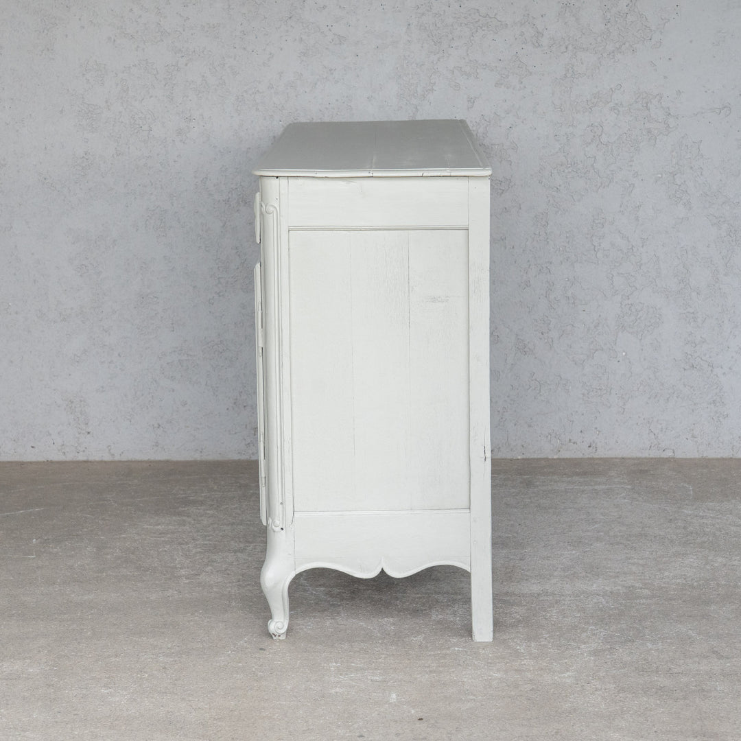上品なデザインにホワイトペイントがシャビーシックな印象 フレンチ サイドボード /23K