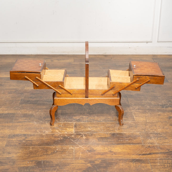 開くと横に大きく広がる使い勝手の良いデザイン ソーイングボックス /23K