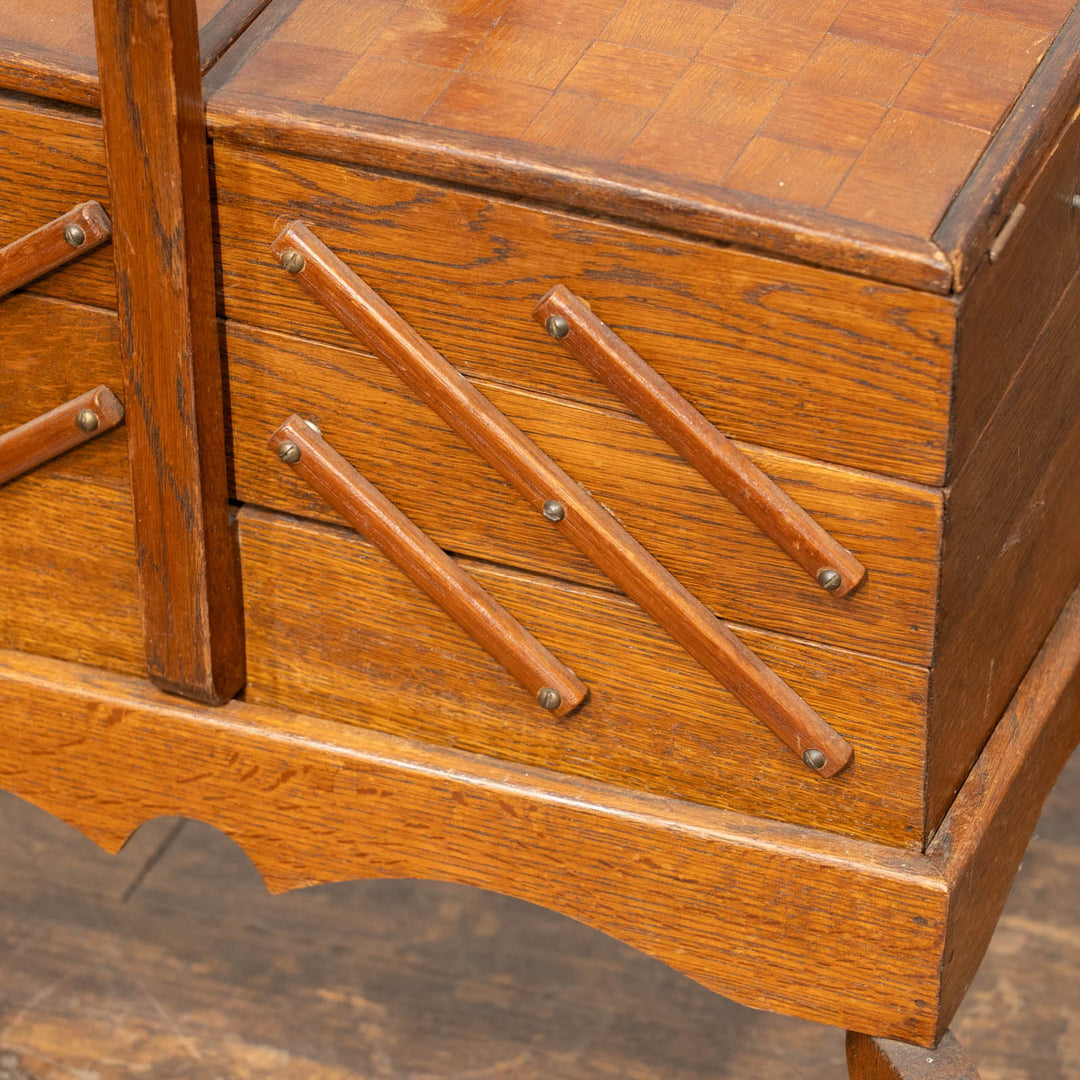 開くと横に大きく広がる使い勝手の良いデザイン ソーイングボックス /23K