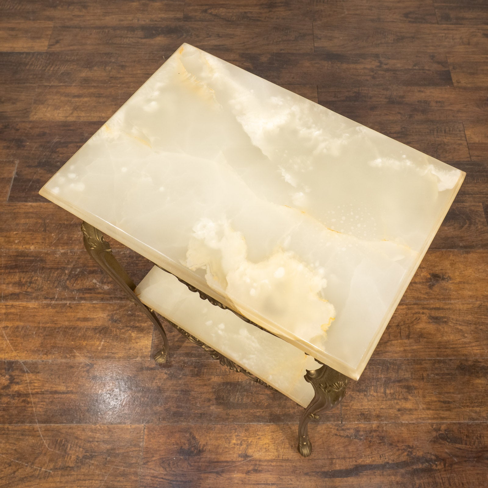 真鍮フレームと大理石天板で高級感漂うシルエット マーブルトップ