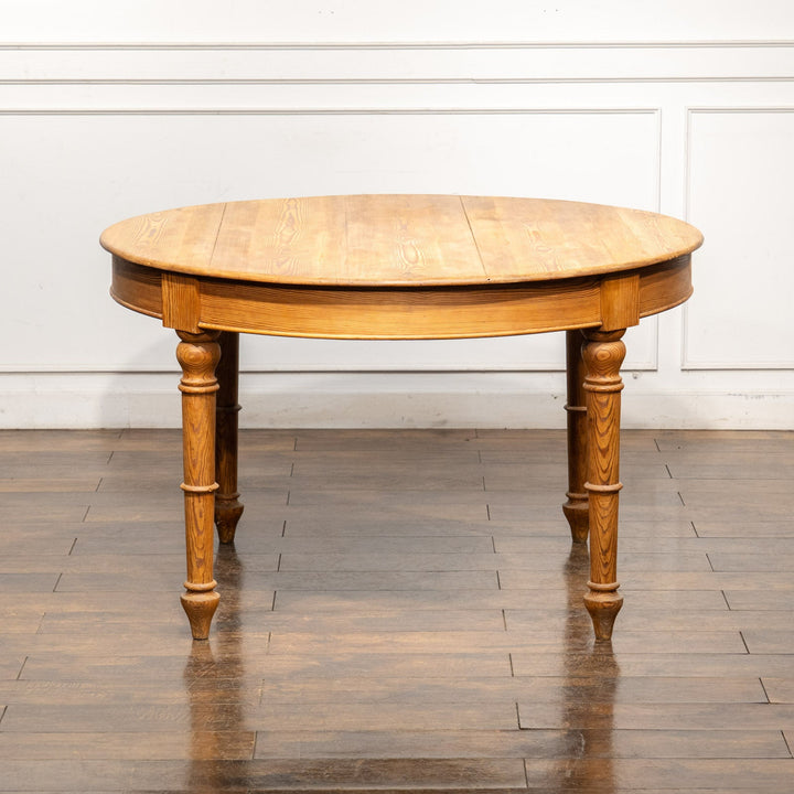 美しい挽き物装飾の脚にナチュラルな木材のコントラストが印象的 ラウンド キッチンテーブル /23K-B