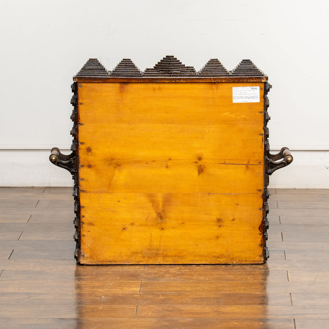 精緻なハンドカービング装飾が見事 トランプアートボックス /23K