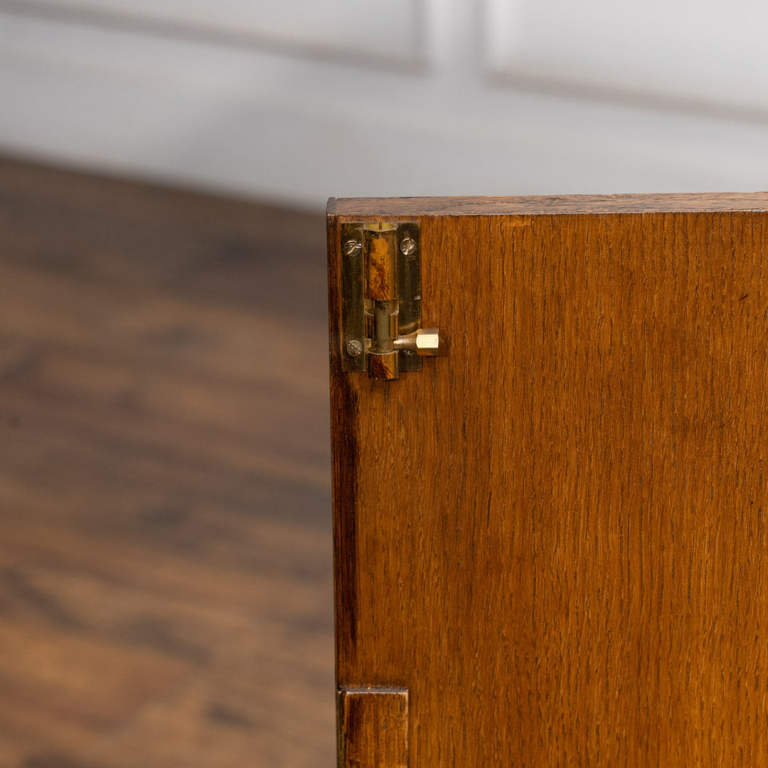 立体感のある花などの装飾が贅沢に施された オーク ライティングビューロー /23K