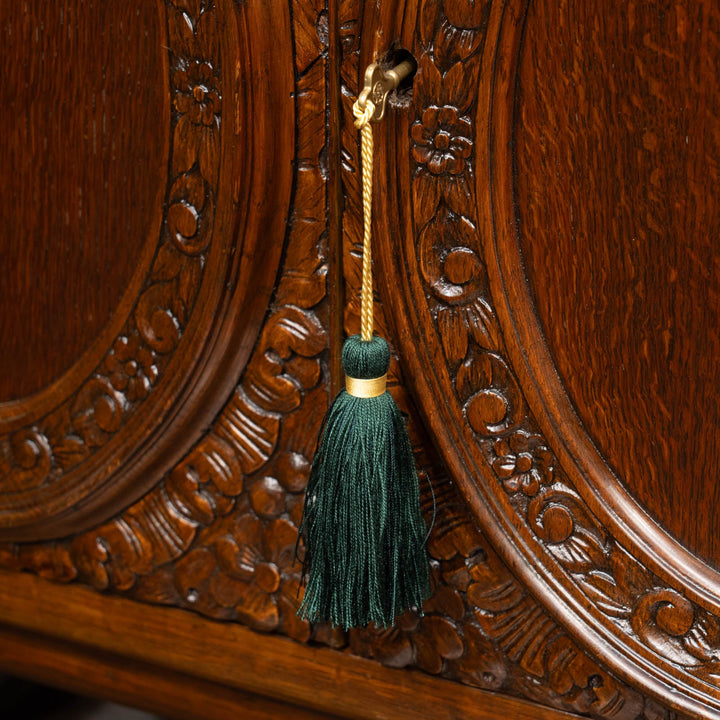 立体感のある花などの装飾が贅沢に施された オーク ライティングビューロー /23K