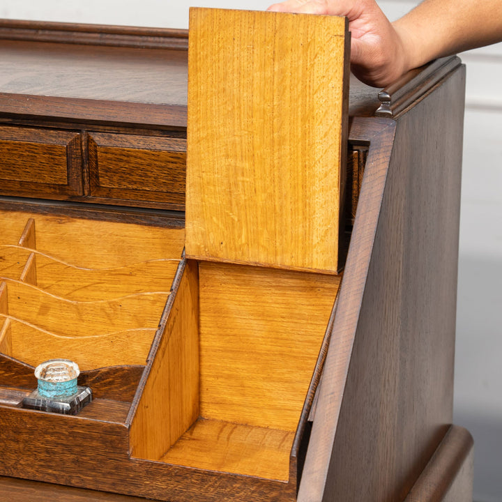 立体感のある花などの装飾が贅沢に施された オーク ライティングビューロー /23K