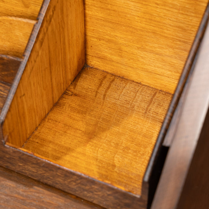 立体感のある花などの装飾が贅沢に施された オーク ライティングビューロー /23K