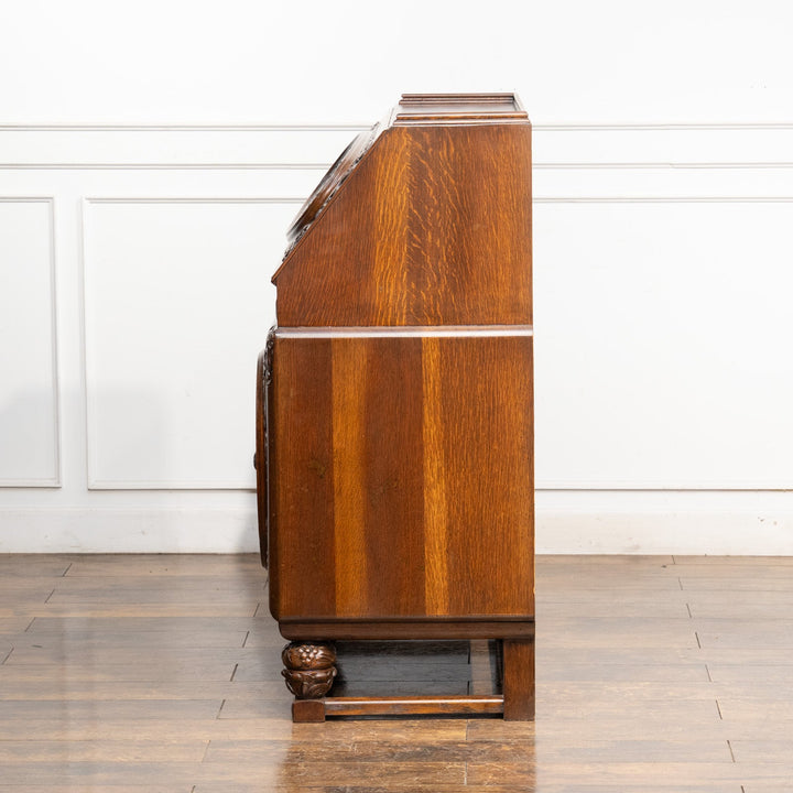 立体感のある花などの装飾が贅沢に施された オーク ライティングビューロー /23K