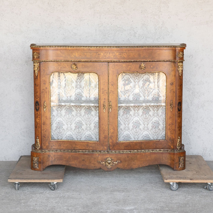 【W. Greenwood グリーンウッド】豪華で美しい装飾が魅力的 ピアキャビネット /23K