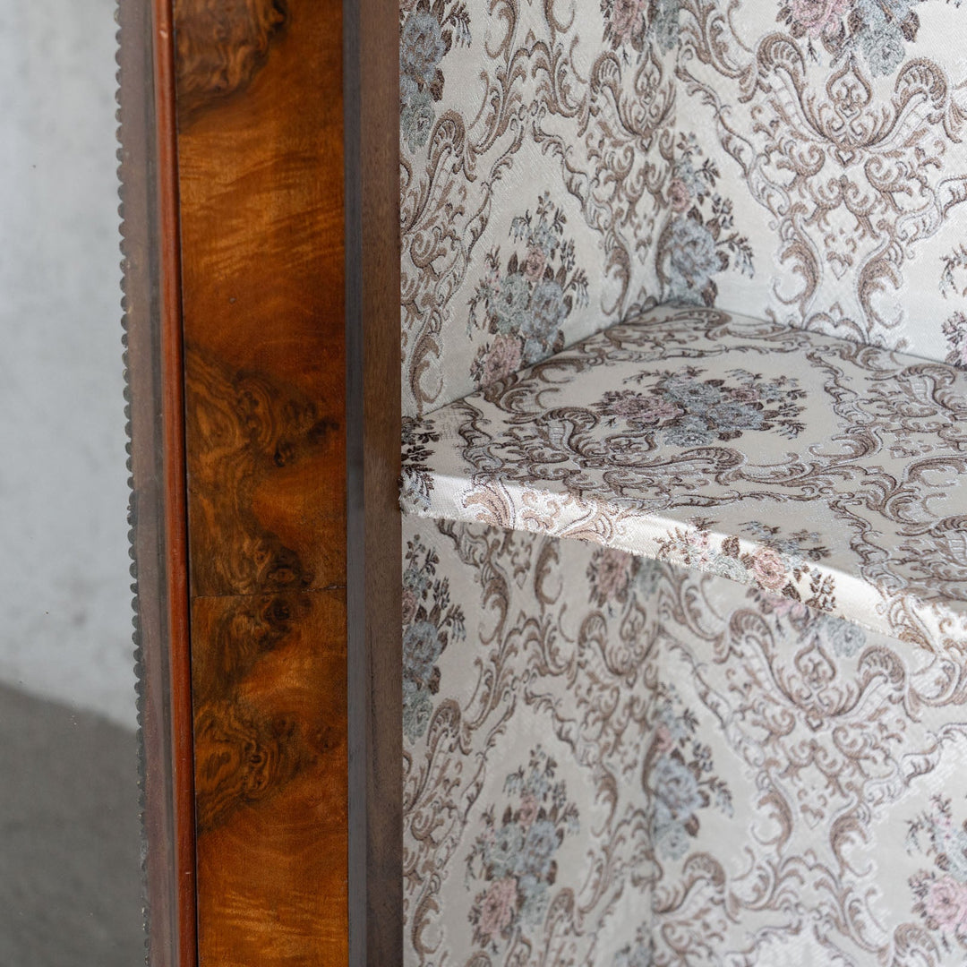 【W. Greenwood グリーンウッド】豪華で美しい装飾が魅力的 ピアキャビネット /23K