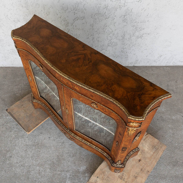 【W. Greenwood グリーンウッド】豪華で美しい装飾が魅力的 ピアキャビネット /23K