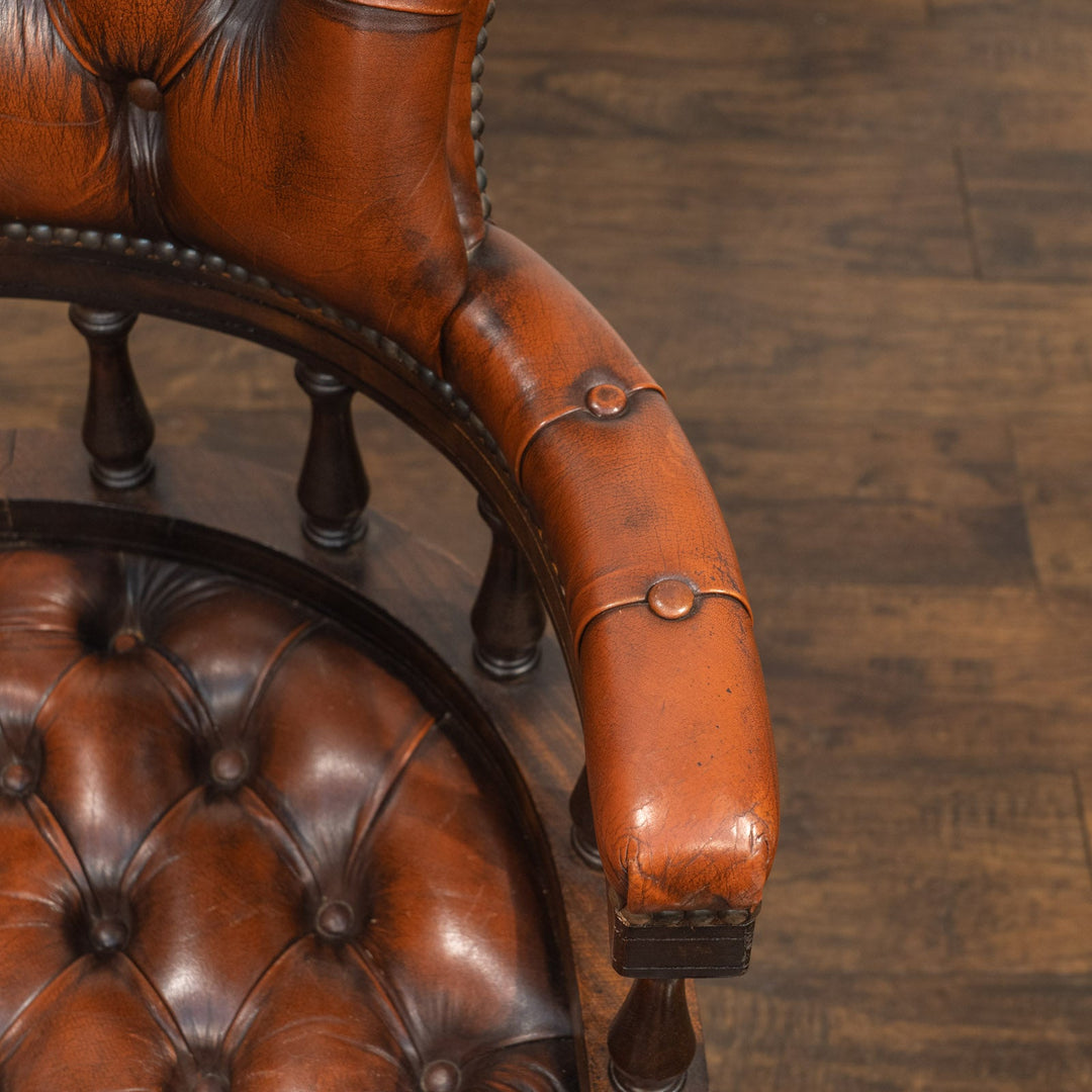 堂々とした貫禄のある英国伝統様式 チェスターフィールド キャプテンチェア