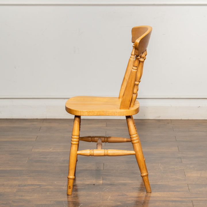 ナチュラルやカントリーテイストなお部屋作りにぴったり スピンドルバック キッチンチェア /23L-1