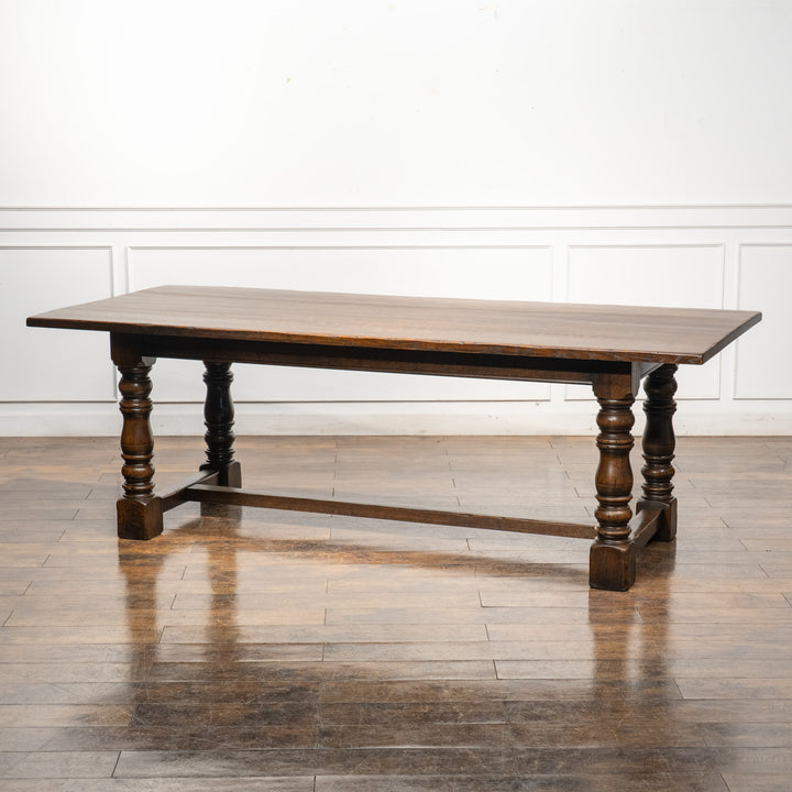 作業台や什器としても使える大きさ 大振りで存在感のある リフェクトリーテーブル /23L[m]