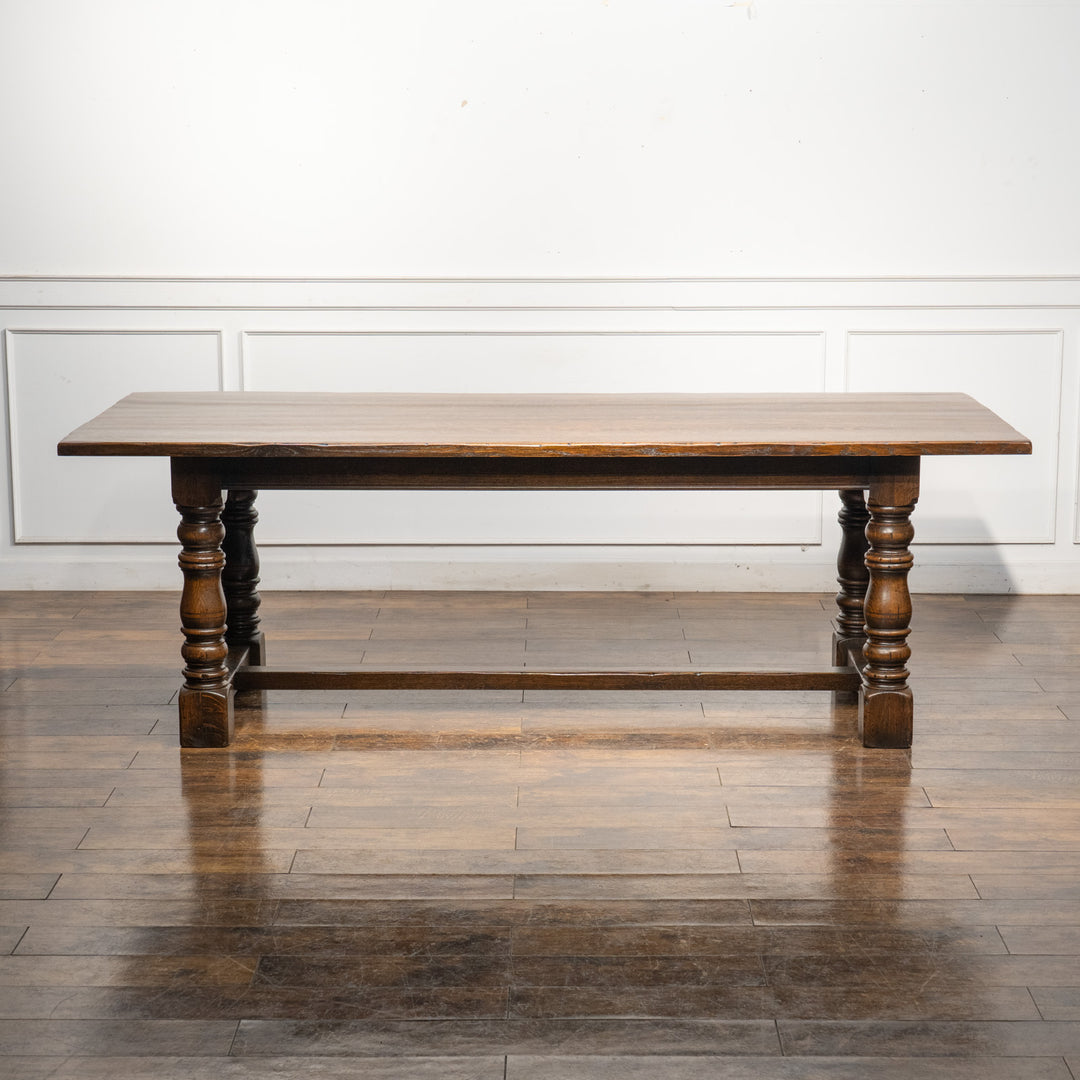 作業台や什器としても使える大きさ 大振りで存在感のある リフェクトリーテーブル /23L[m]