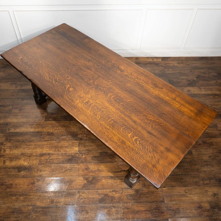 作業台や什器としても使える大きさ 大振りで存在感のある リフェクトリーテーブル /23L[m]