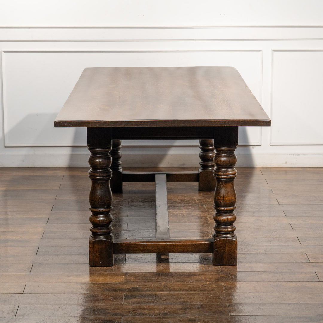 作業台や什器としても使える大きさ 大振りで存在感のある リフェクトリーテーブル /23L[m]