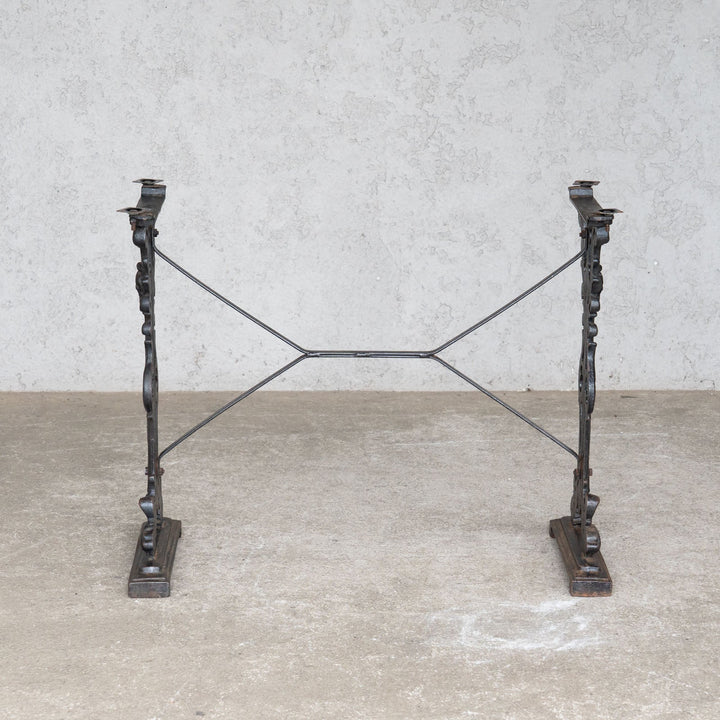 お好みの天板と組み合わせて素敵なテーブルに変身 アイアンレッグ テーブルベース /23L-C