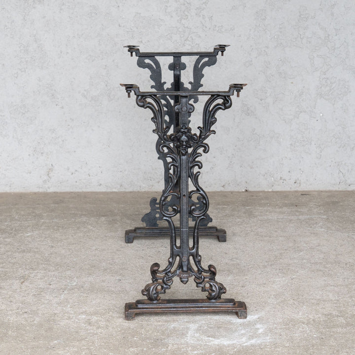 お好みの天板と組み合わせて素敵なテーブルに変身 アイアンレッグ テーブルベース /23L-C