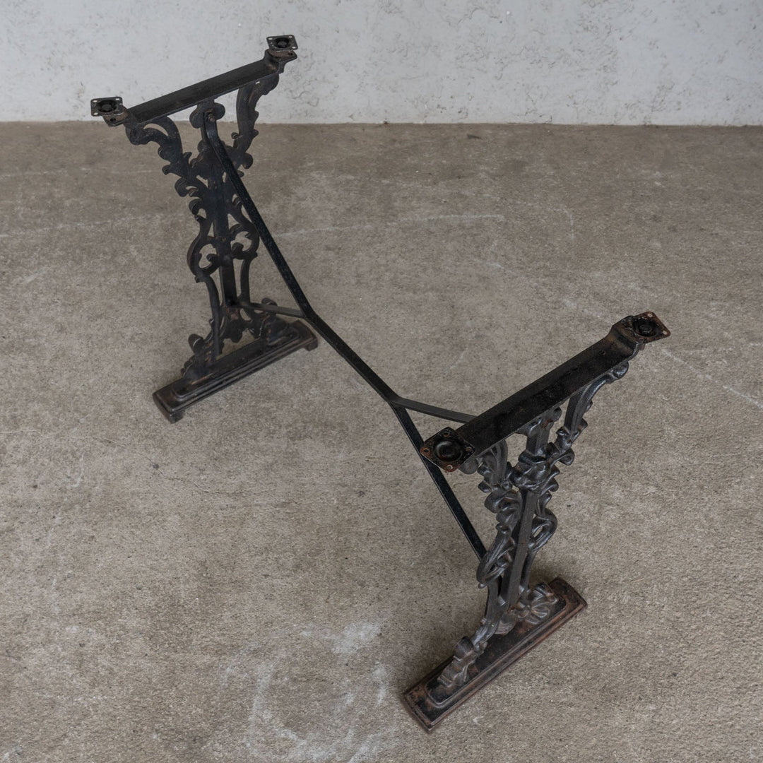 お好みの天板と組み合わせて素敵なテーブルに変身 アイアンレッグ テーブルベース /23L-C