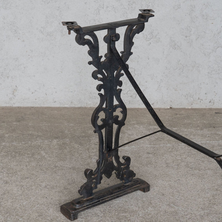 お好みの天板と組み合わせて素敵なテーブルに変身 アイアンレッグ テーブルベース /23L-C