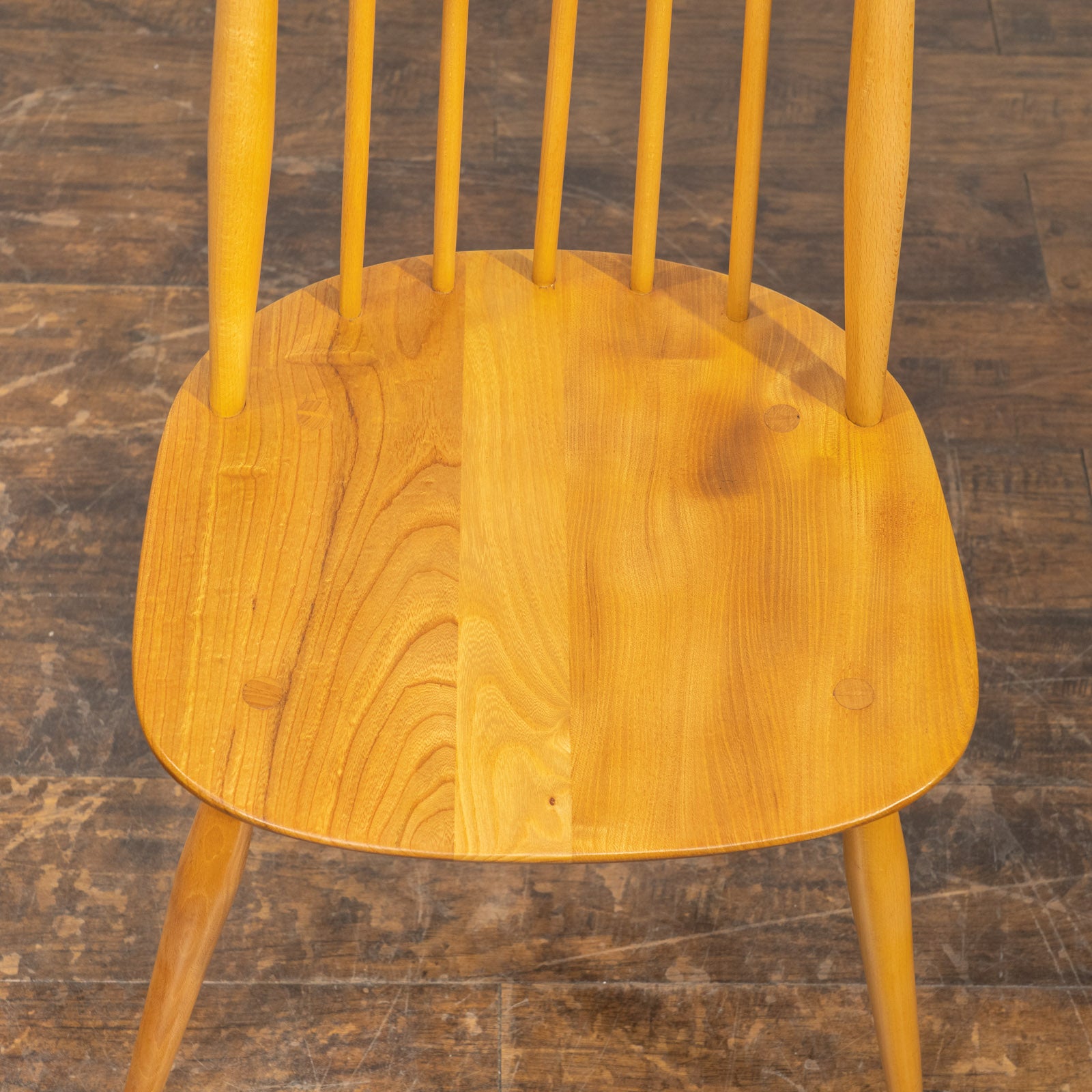 英国【ERCOL アーコール】洗練された佇まい ウインザー ゴールドスミス