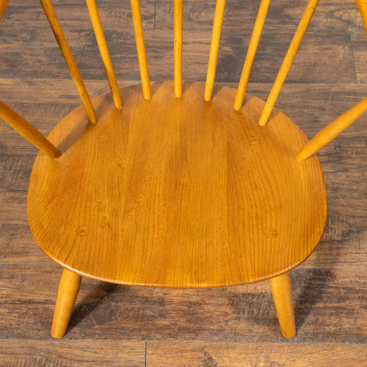 英国【ERCOL アーコール】ゆとりある座面で安定感抜群 ロータイプ スモーカーズチェア[m]